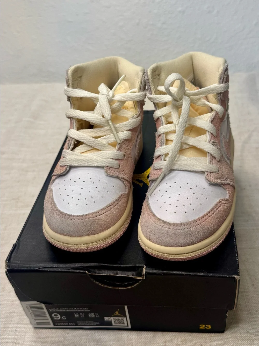 Nike Kids' Jordan 1 Retro High Top Sneakers - Pink/White